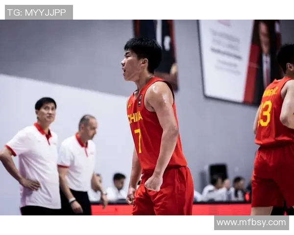 中国男篮热身赛挑战美国队展现实力与信心的较量