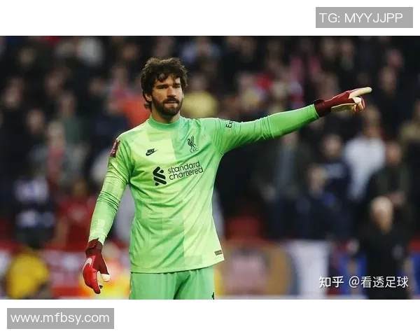 库尔图瓦：从守门员到球队灵魂的华丽转身与传奇之路